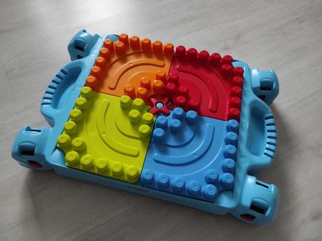 Stôl na kocky megabloks, 