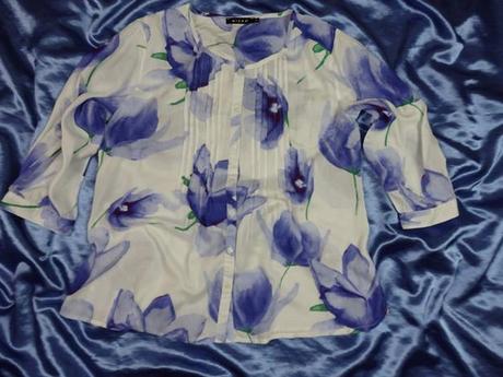 Luxusná kvetovaná blúzka, 42