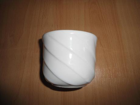 Biely maly kvetinac, 