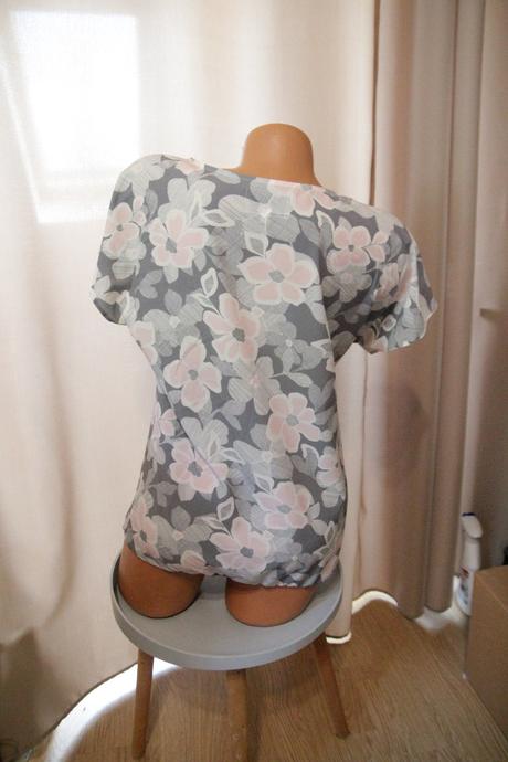 Šedo ružový kvetovaný top s, s