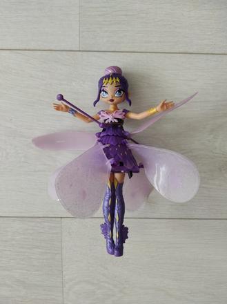 Lietajúca víla hatchimals,