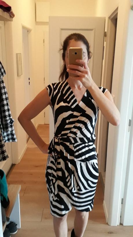Zebrove elasticke šaty, h&m,xs