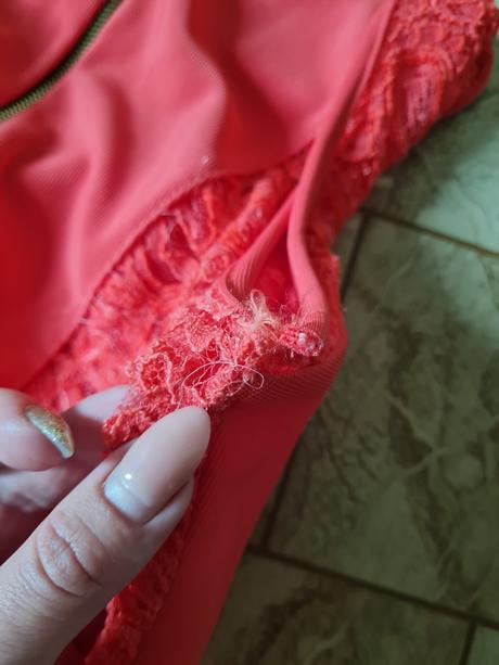 Čipkované šaty, s