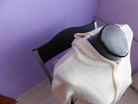 Sveter s kapucňou l, l