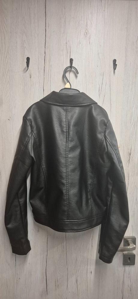 Koženková bunda, sinsay,152