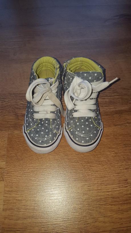 Tenisky, reserved,25