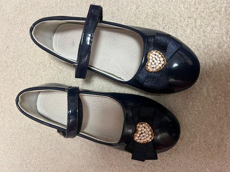 Dievčenské topánky, 33