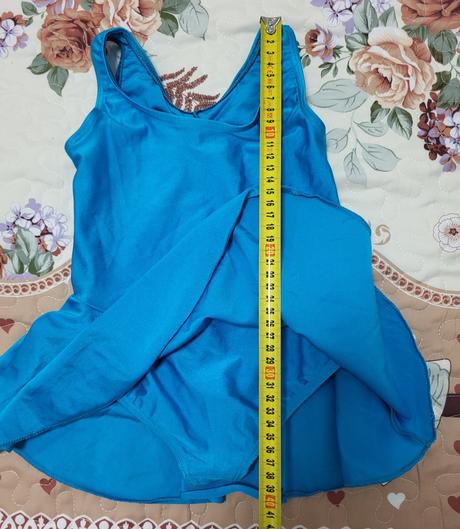 Body so sukňou roch valley na 5-6 rokov, 110