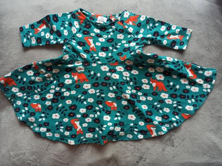 Šaty s líškami, 80