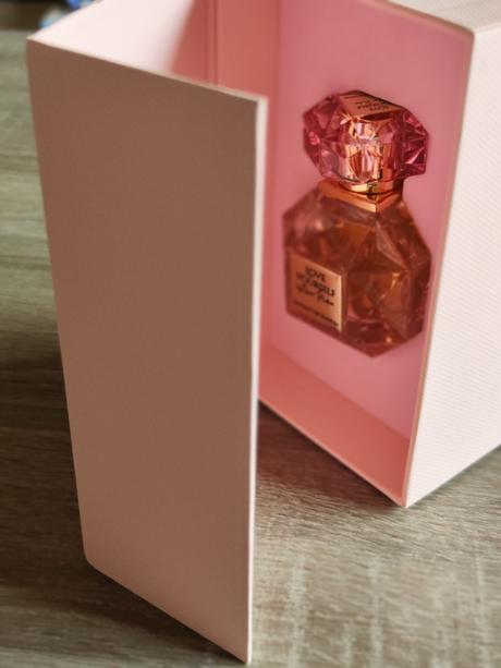 Parfém qen plačková,