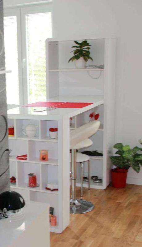 Barový stolík s knižnicou, 