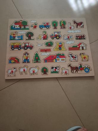 Drevené puzzle farma,