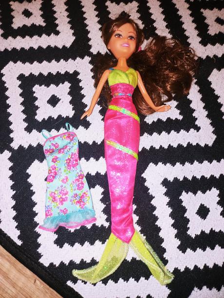 Barbie so satami a suknou morskej panny,