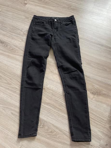 Skinny čierne rifle, s