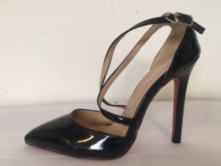 Čierne lodičky, 38