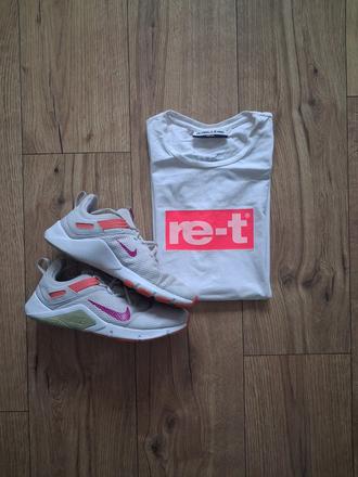 Tenisky nike + tricko, nike,39