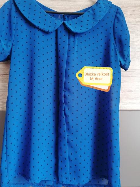 Balík oblečenia, s