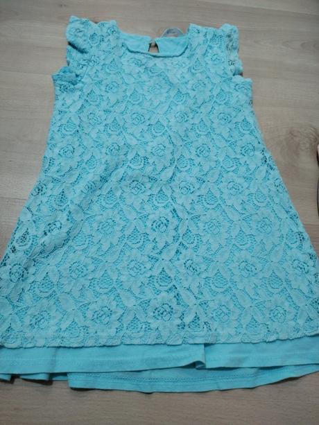 Krásne čipkované šaty detské 92 až 104 sadnú, 
