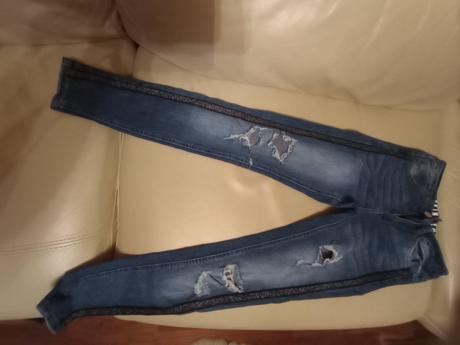 Ponúkam dievčenské rifle, gate,34