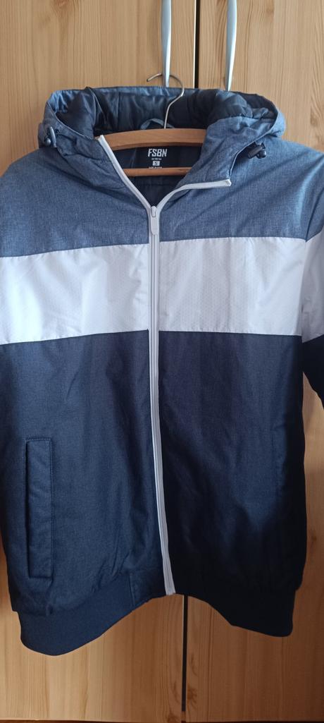 Vetrovka, new yorker,s