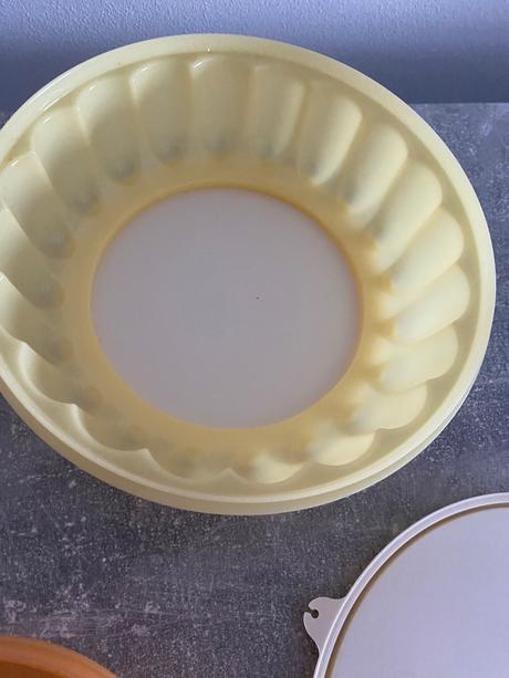 Amaroun dezertna forma tupperware, 