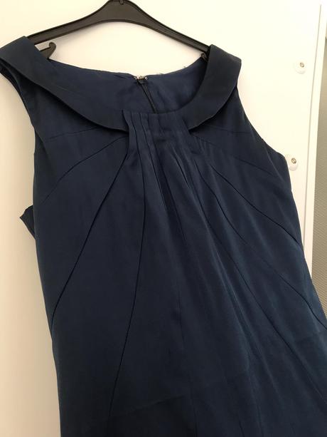 Kvalitné saténové šaty, m