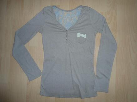 Bledohnede tricko s cipkou, s