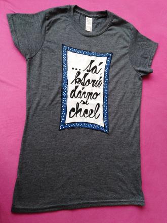 Krásne nové tričko s nápisom, s