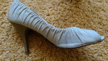 Bielo-sivé lodičky, baťa,40