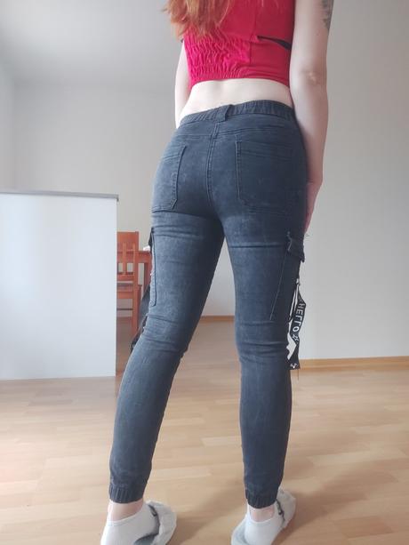 Čierne nohavice., 26