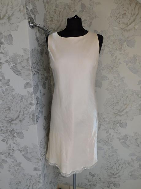 Velmi pekne elegantne šaty na slavnost, 42