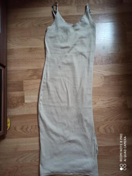 Priliehavé telové šaty, s