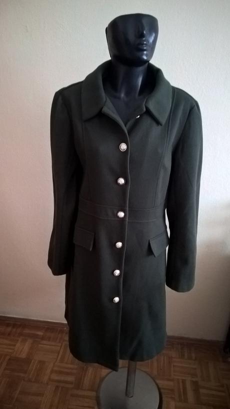 Prechodný kabát, 44
