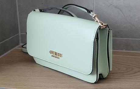 Kabelka guess noelle, guess