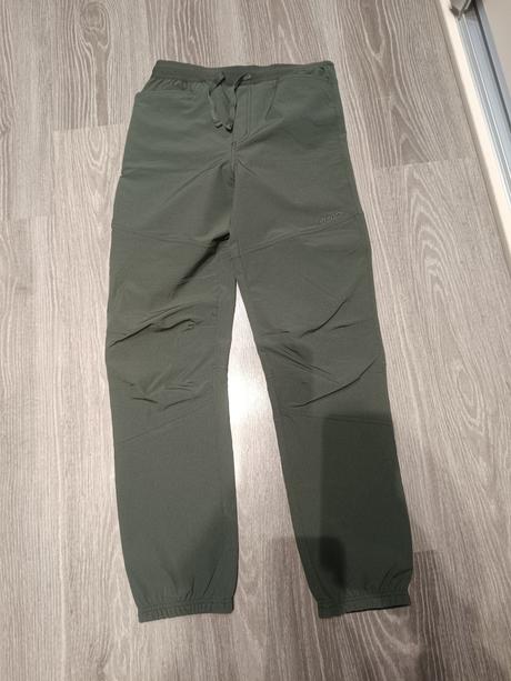 Športové nohavice, 164