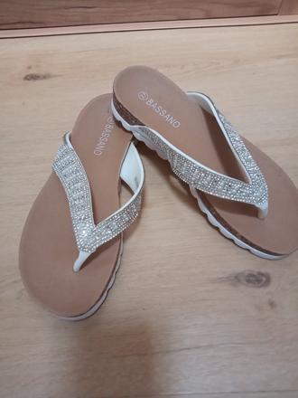 Krásne dámske šľapky s ozdobnými kamienkami, 37