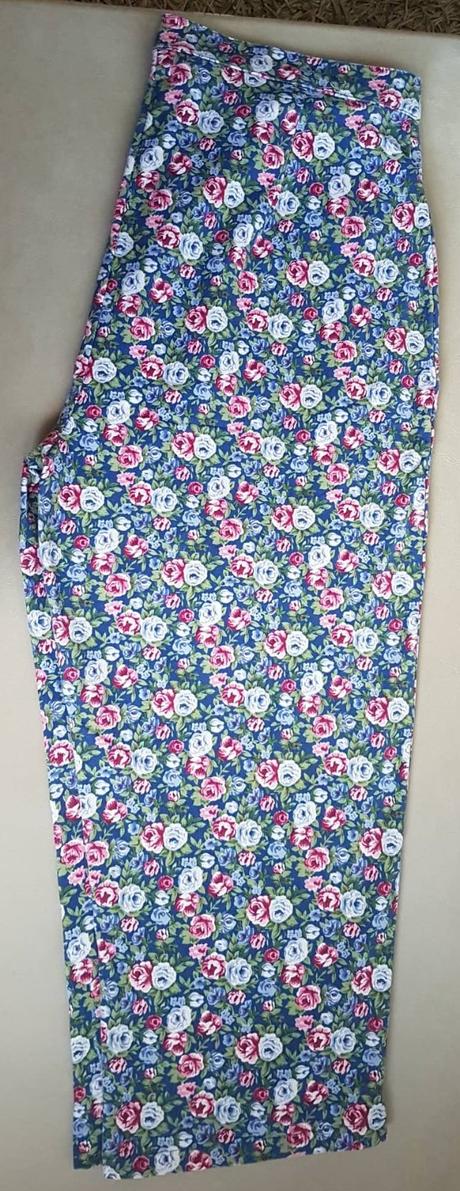 Kvietkované 3/4 nohavice, m