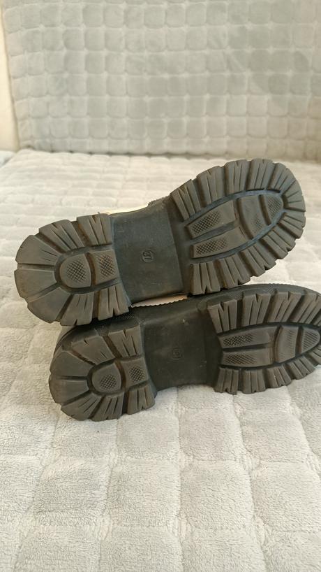 Krátke čižmyčky, reserved,37