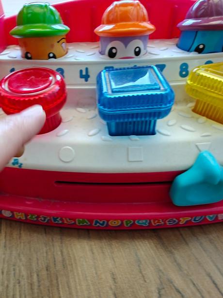 Fisher price hračka v maďarčine,