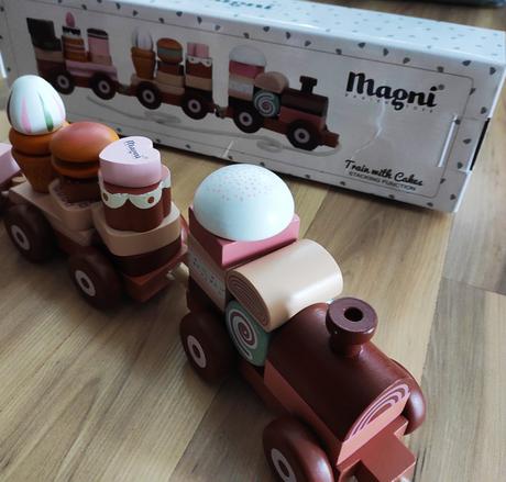 Drevený vláčik pre dievčatá, 