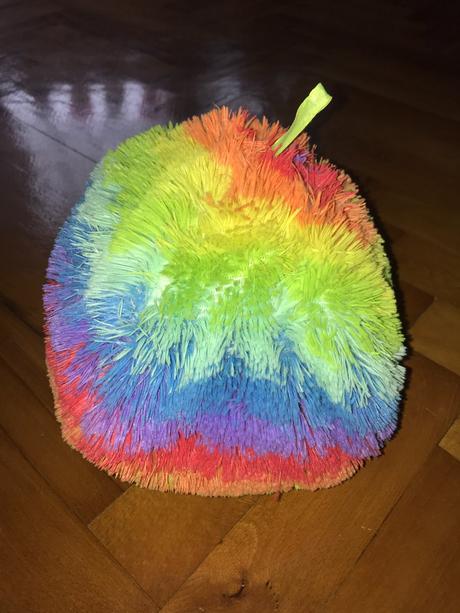 Farebná plyšová hračka, lopta s veľkými očami,