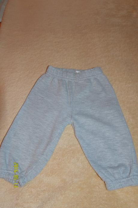 Hrubšie teplákové nohavice 68, okay,68