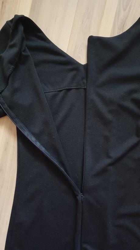 Čierne mini šaty, s