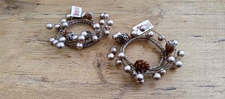 Dekorácia - venček s perličkami - 15cm, 