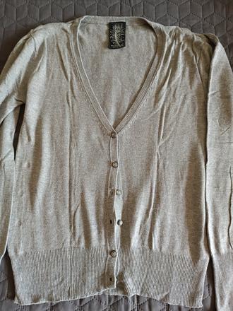 Sivý svetrík, atmosphere,38