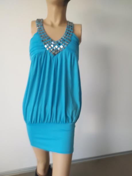 C 218 nodry  nebesky topik  saty, s