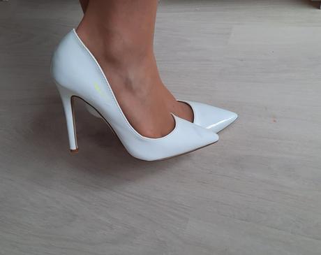 Biele lesklé lodičky, 38