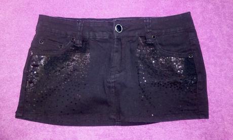 Čierna mini sukňa, s