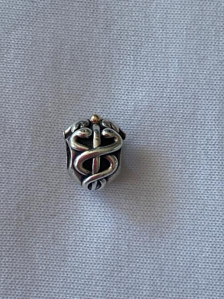 Pandora bicolor medical, pandora