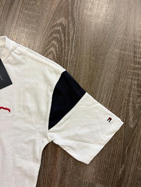 Tommy hilfiger chlapcenske tričko na 10-12 rokov, tommy hilfiger,140